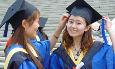 畢業后檔案與戶口仍在學校，第二年是否還算應屆生？擇業身份全解析